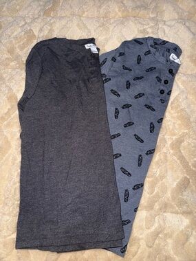 Splendid - Long Sleeve with three buttons on top. Gray and blue with cars.